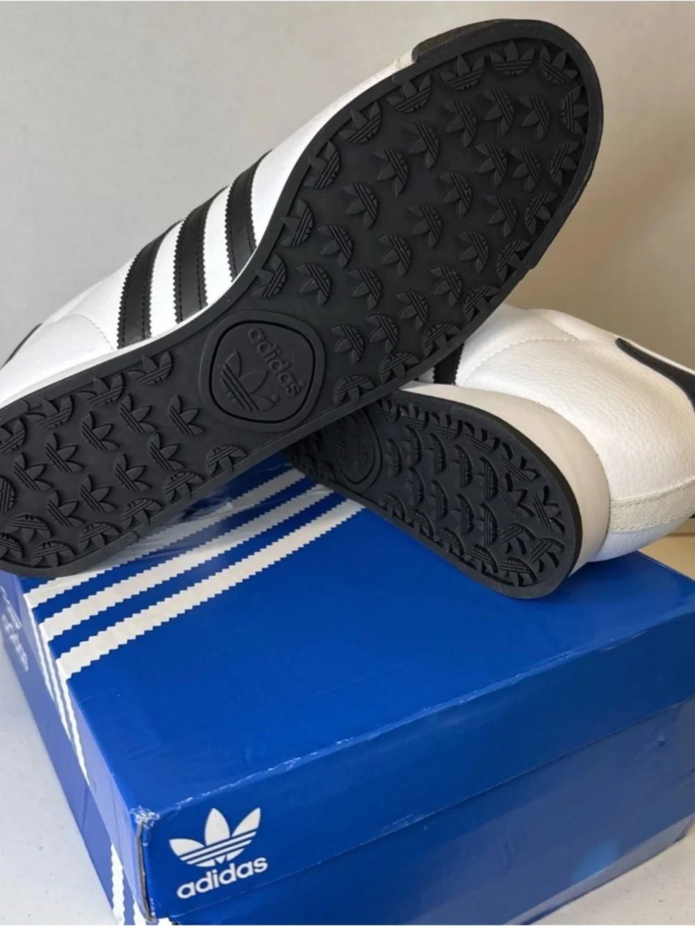 Adidas Samoa White Black Leather Sneakers 11.5 men’s NEW